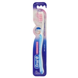 Oral-B Pro Clean Sensitive & Gums Toothbrush, 1N